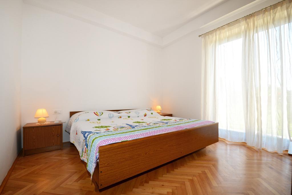 Apartments Mira Veleniki Extérieur photo